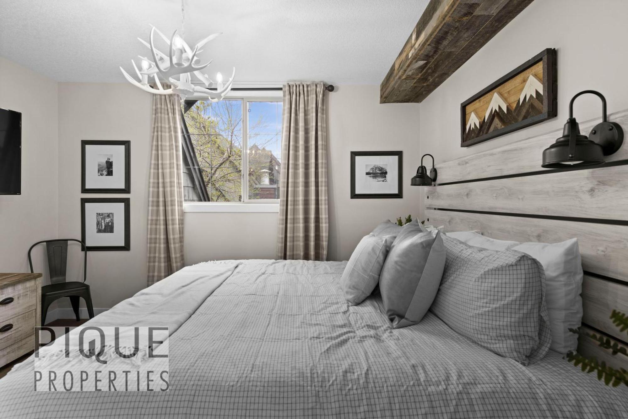 Mystic Mountain Chalet, Heated Outdoor Pool & Hot Tub, Free Parking, Fast Wifi! Canmore Exteriér fotografie